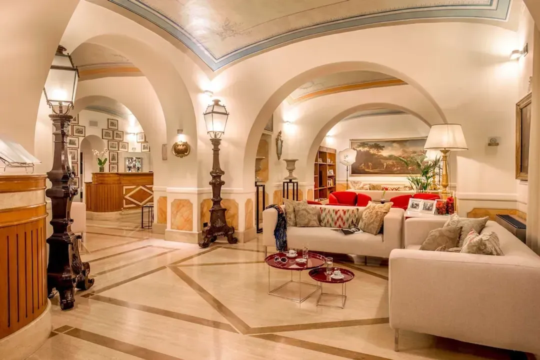 Lobby lounge