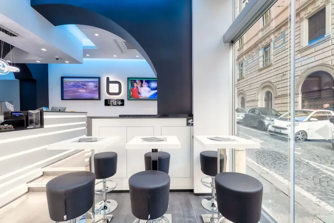 Lobby lounge