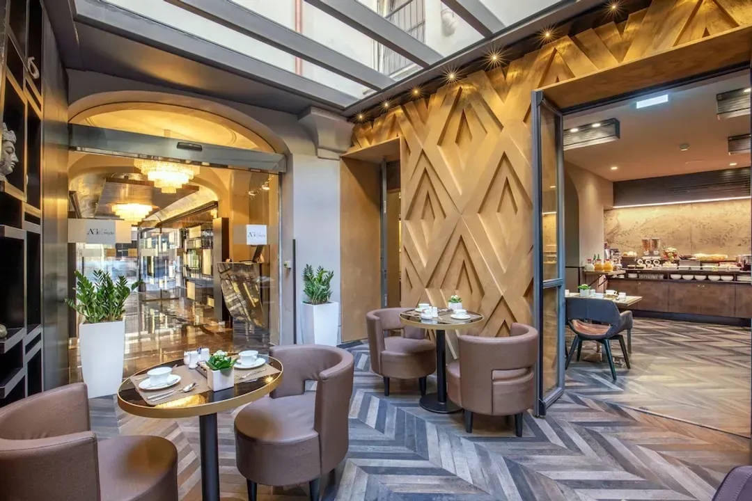 Lobby lounge