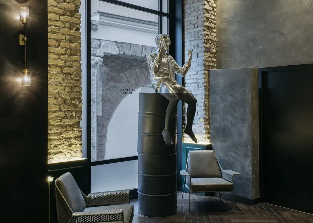 Lobby lounge