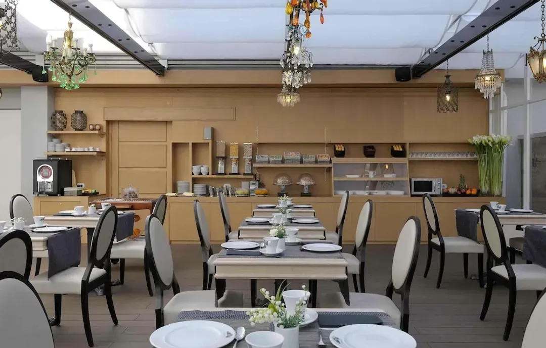 Breakfast area