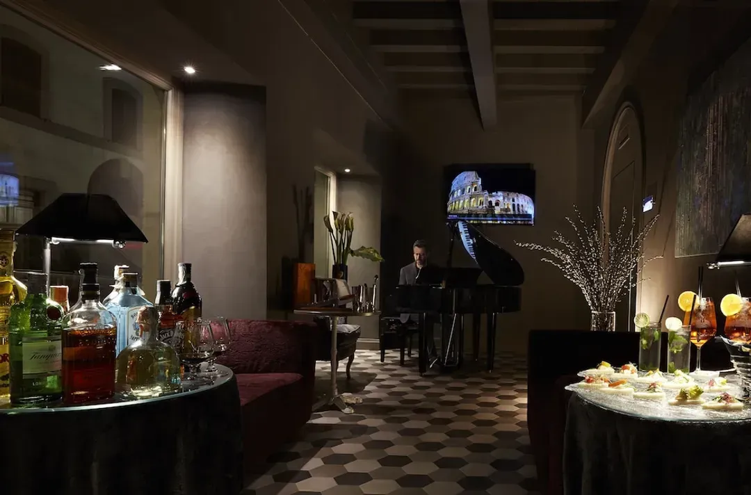 Lobby lounge
