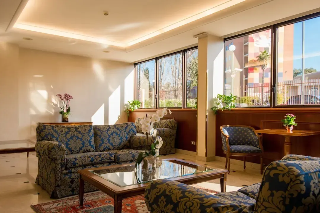 Lobby lounge