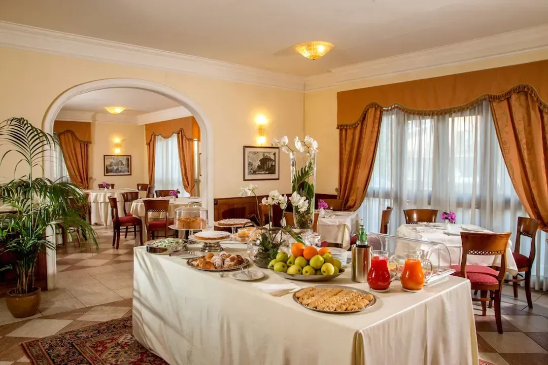 Breakfast area