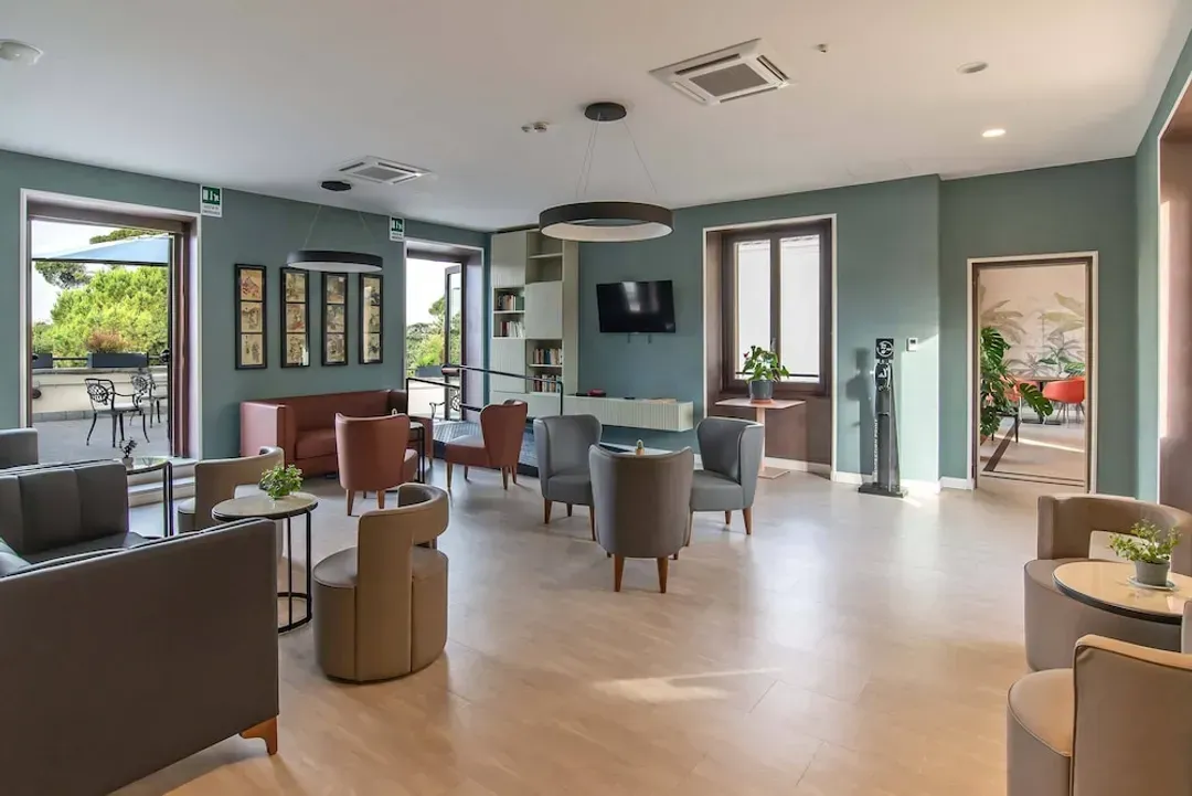 Lobby lounge