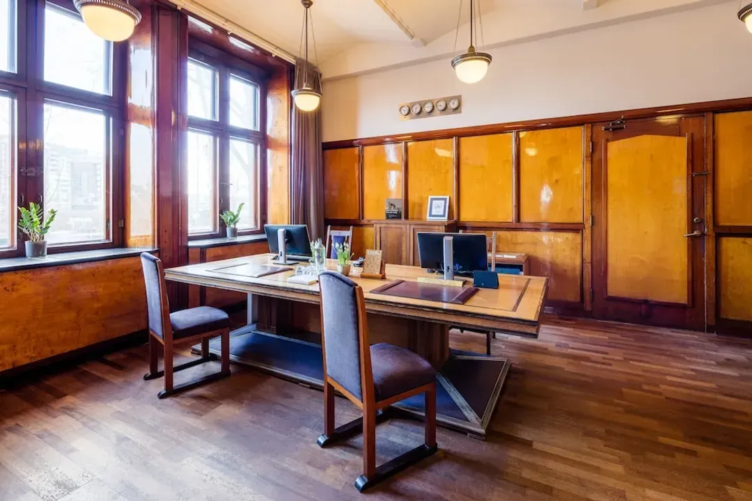 Concierge desk