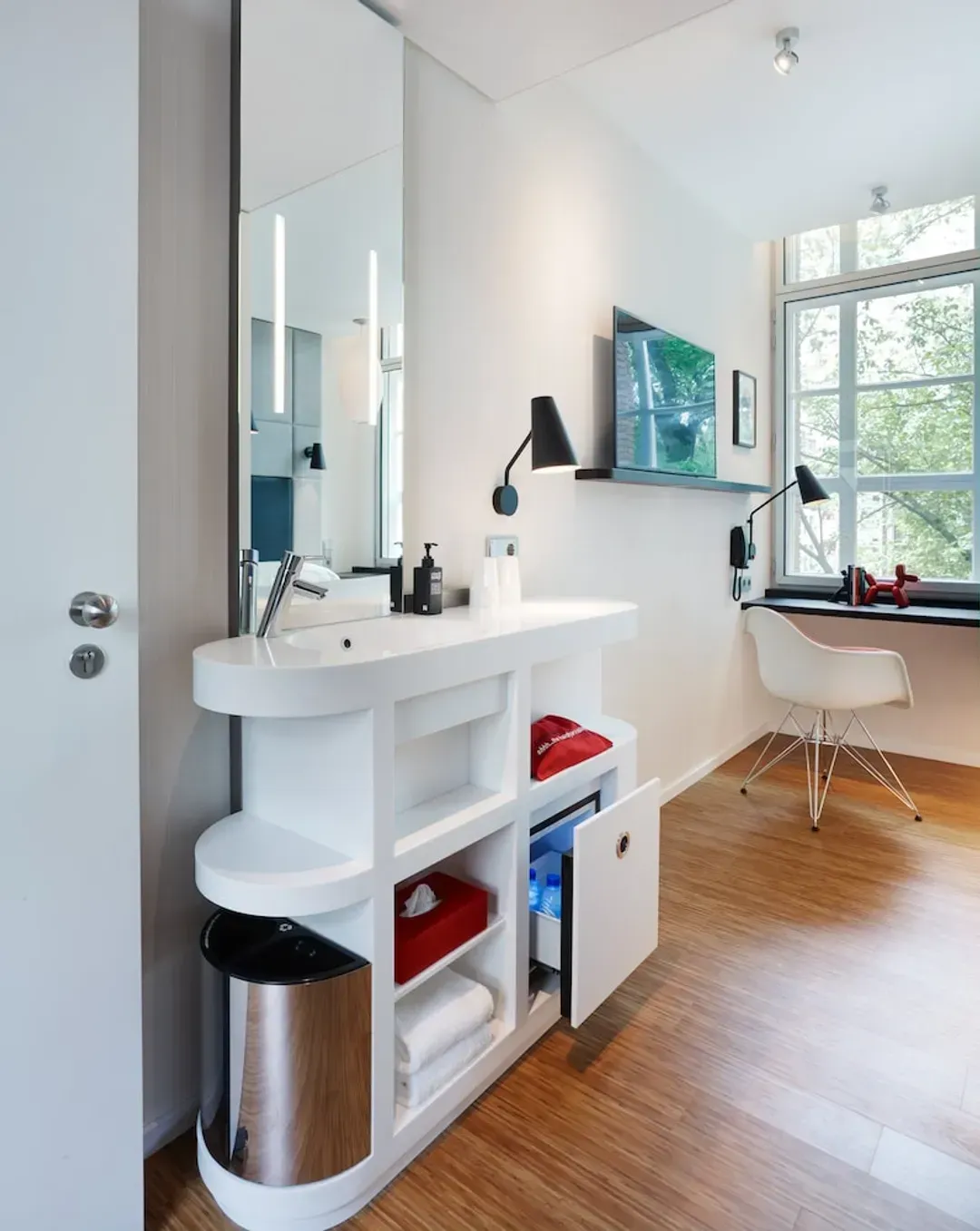 Bathroom sink