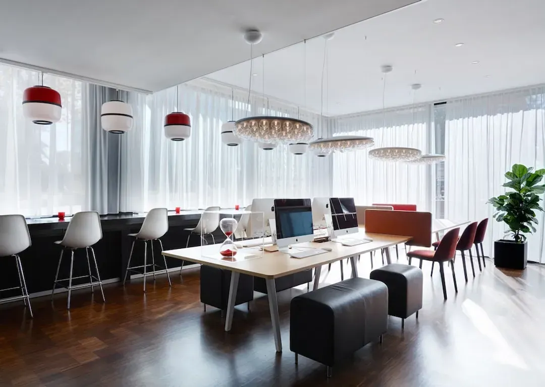 Lobby lounge