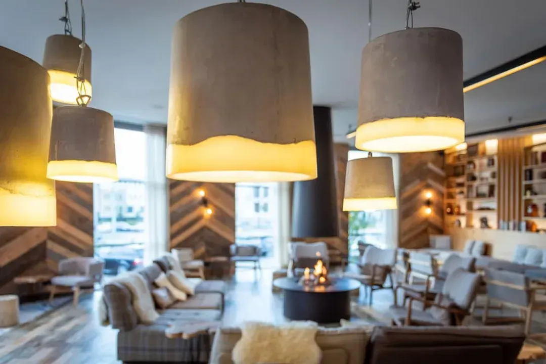 Lobby lounge