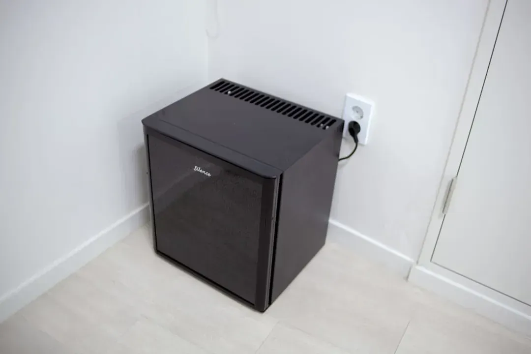 Mini-refrigerator