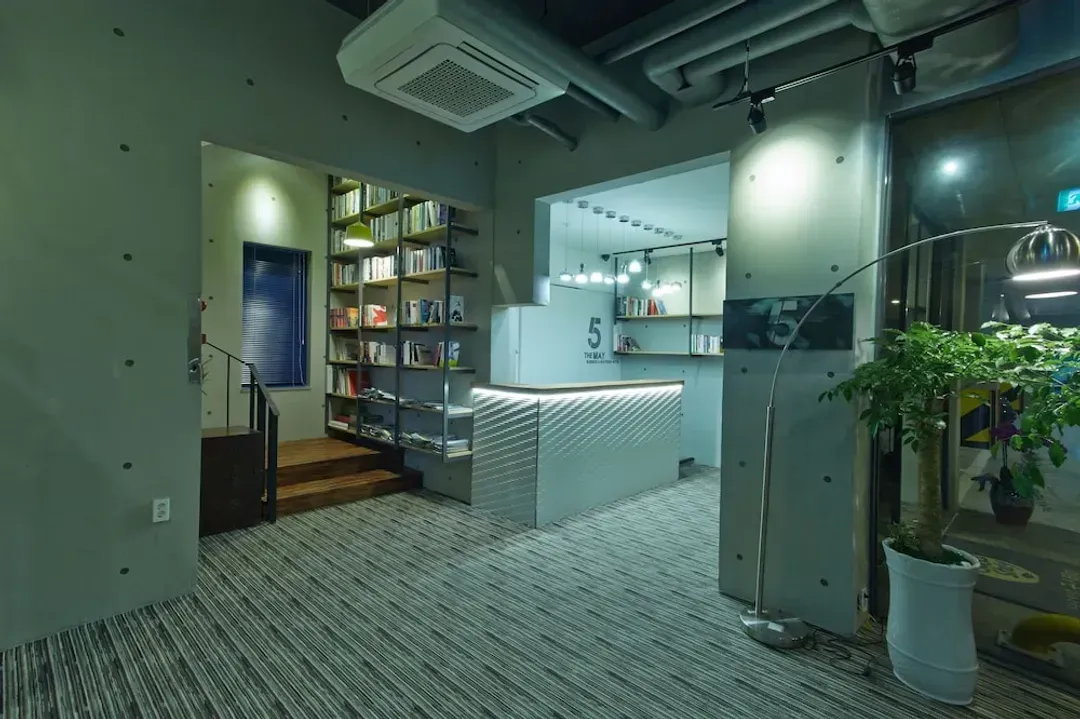 Concierge desk