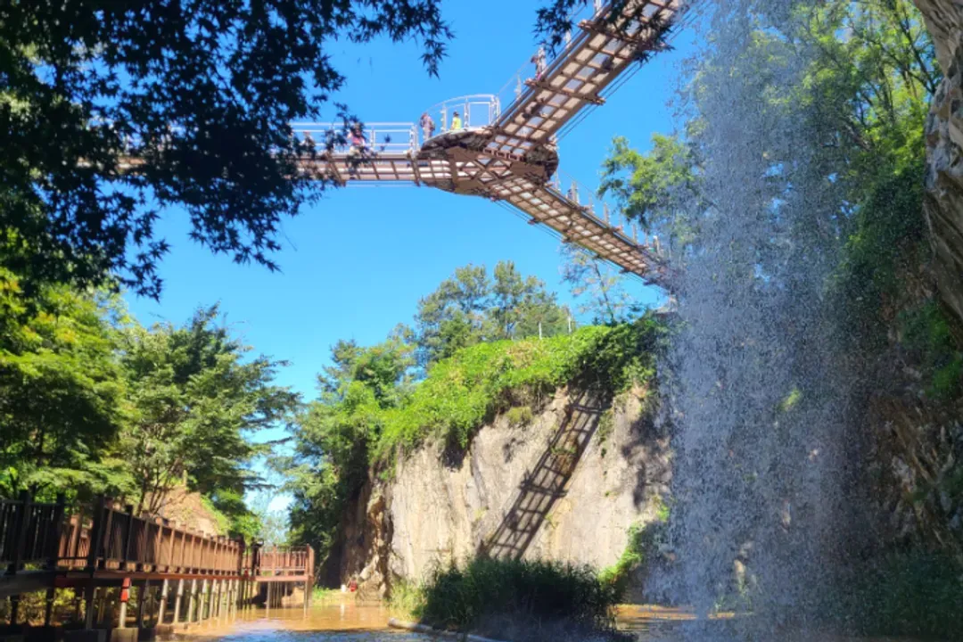 道德山吊橋