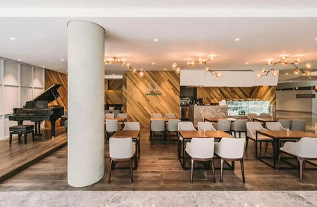 Lobby lounge