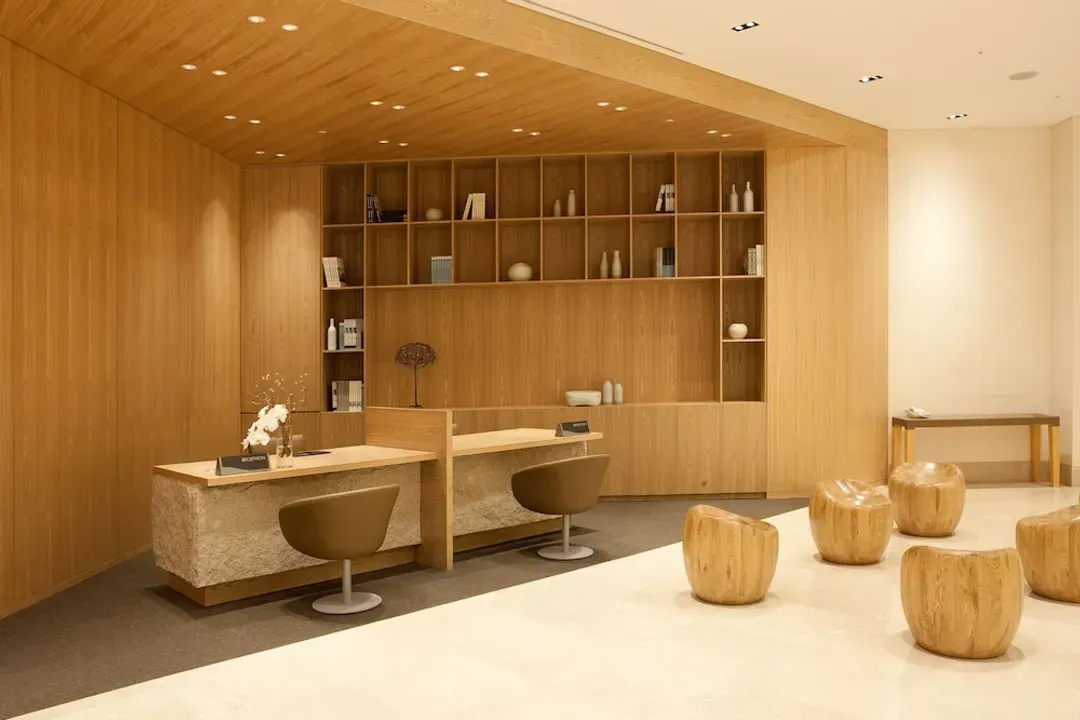 Concierge desk