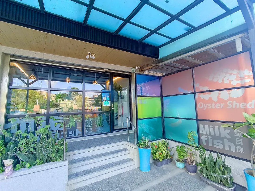光影民宿｜近高跟鞋教堂