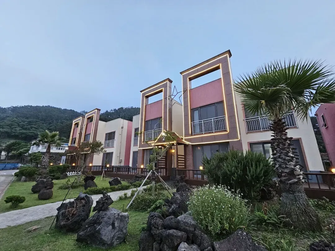 濟州特別自治道-Red Castle Pension