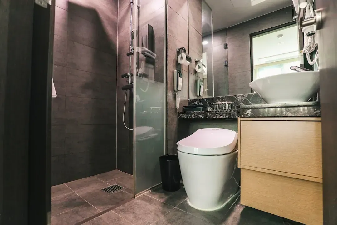 Bathroom shower