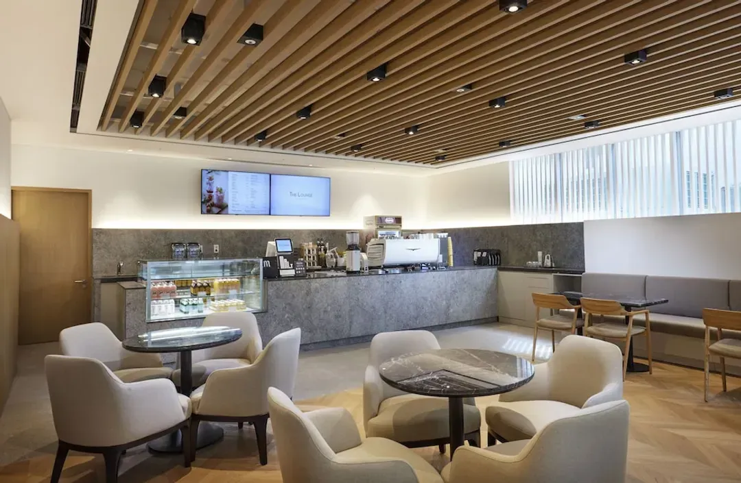 Lobby lounge