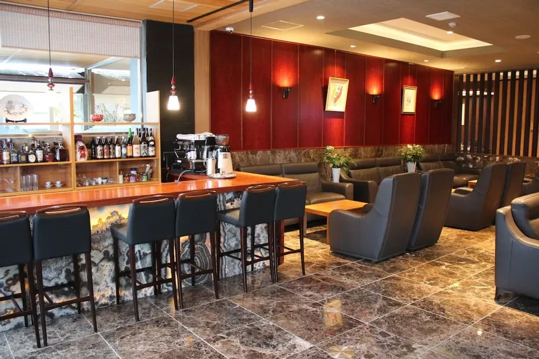 Lobby lounge