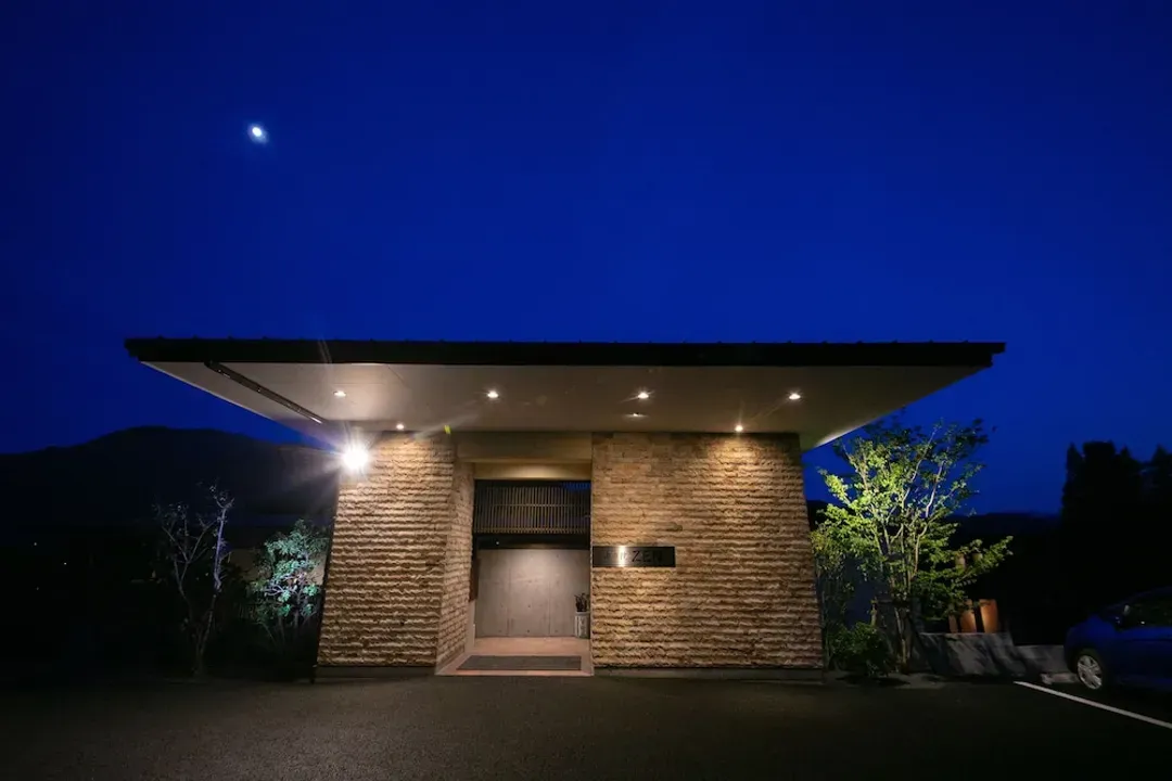 Primary image