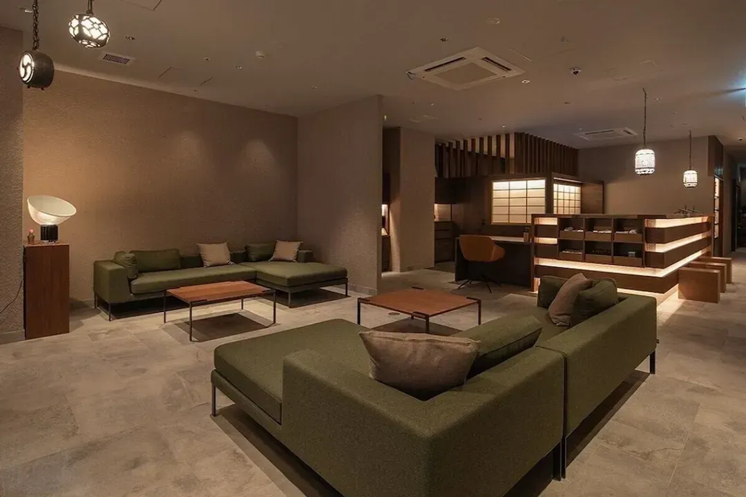 Lobby lounge