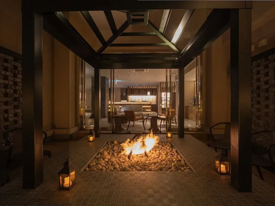 Lobby lounge