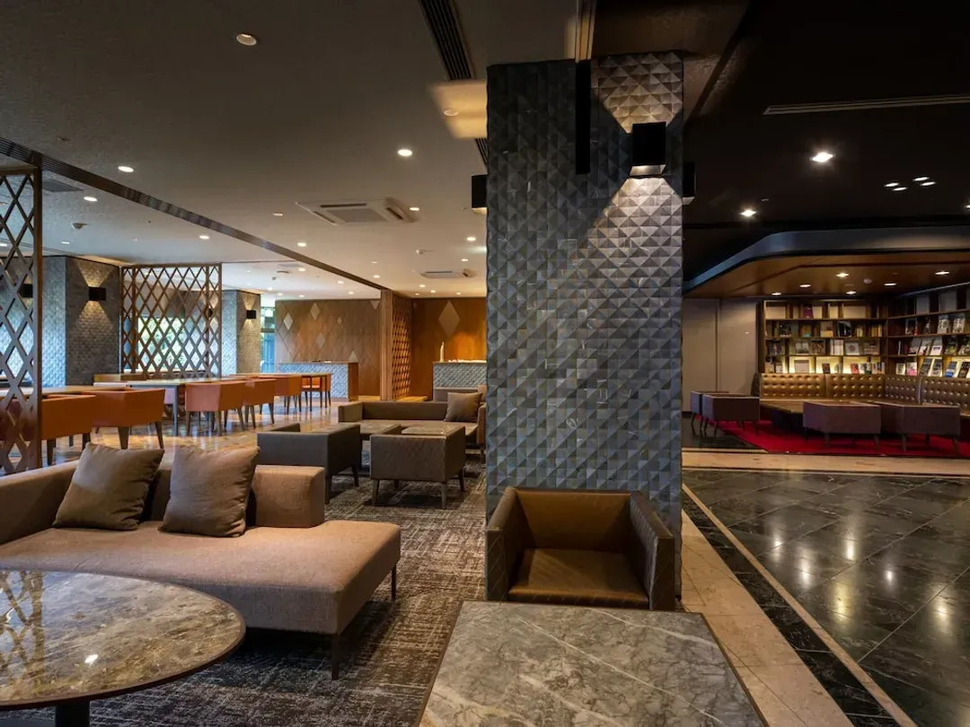 Lobby lounge