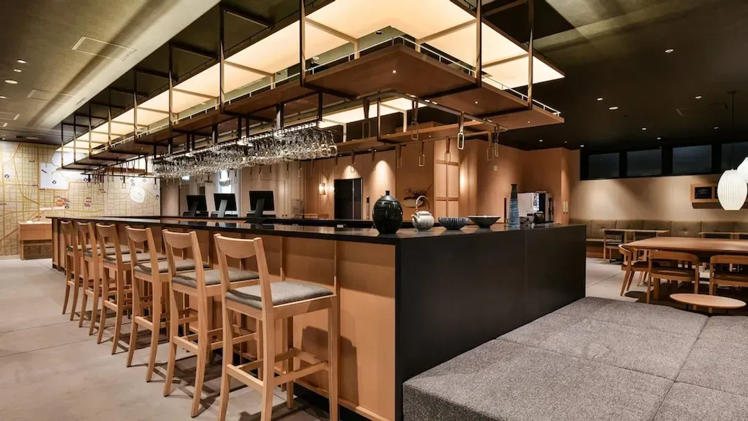 Lobby lounge