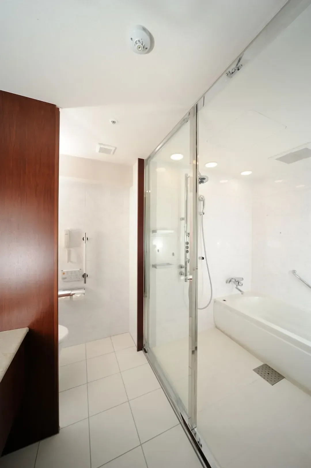 Bathroom amenities