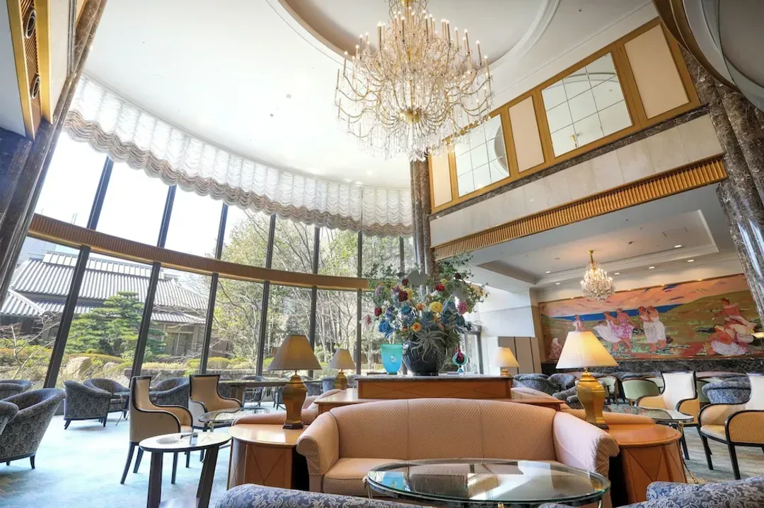 Lobby lounge