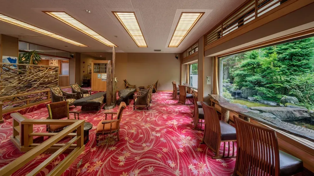 Lobby lounge