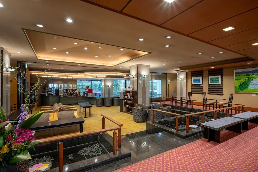Lobby lounge