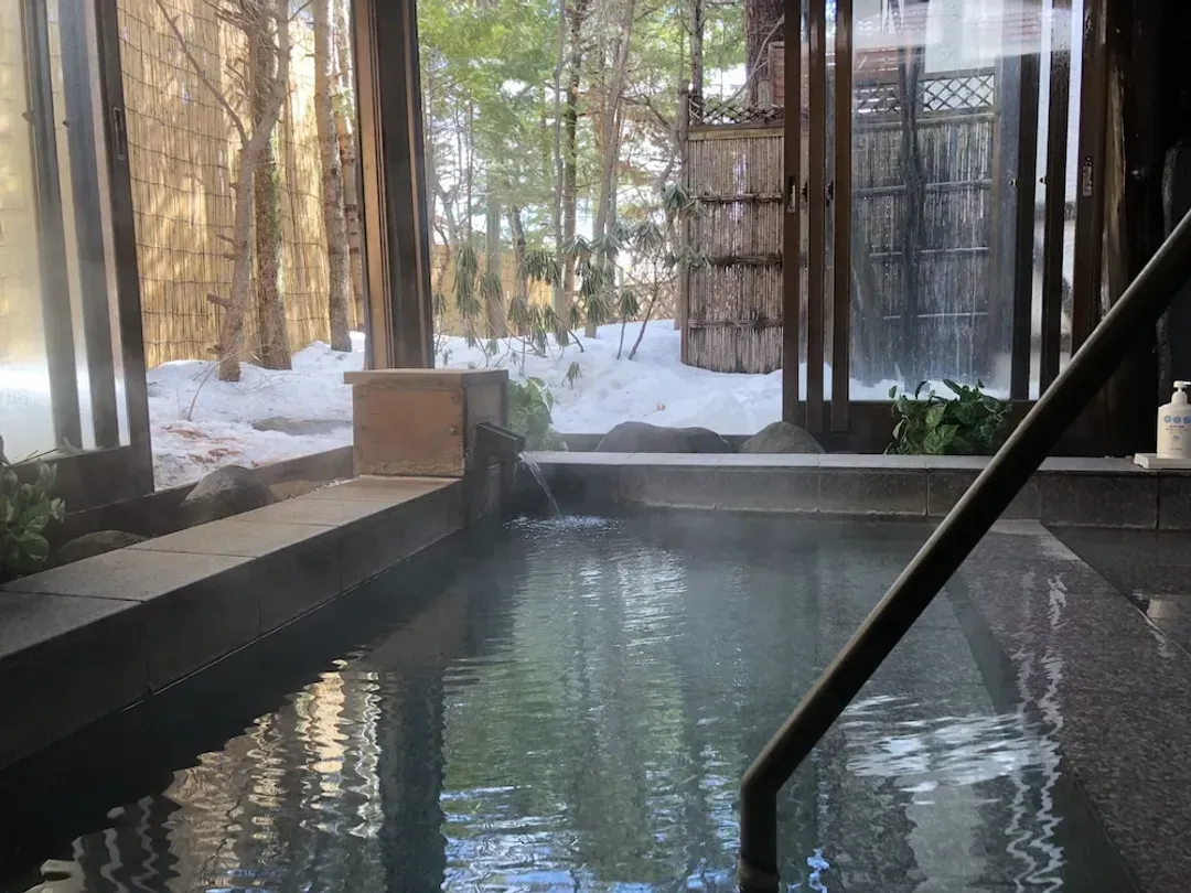 Indoor spa tub
