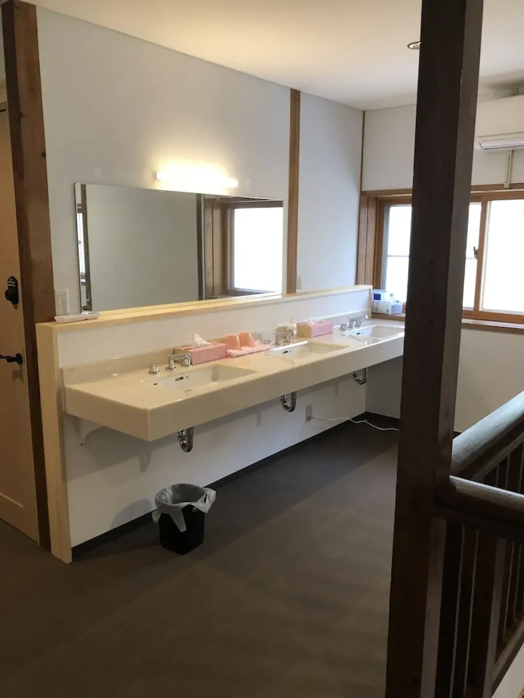 Bathroom sink