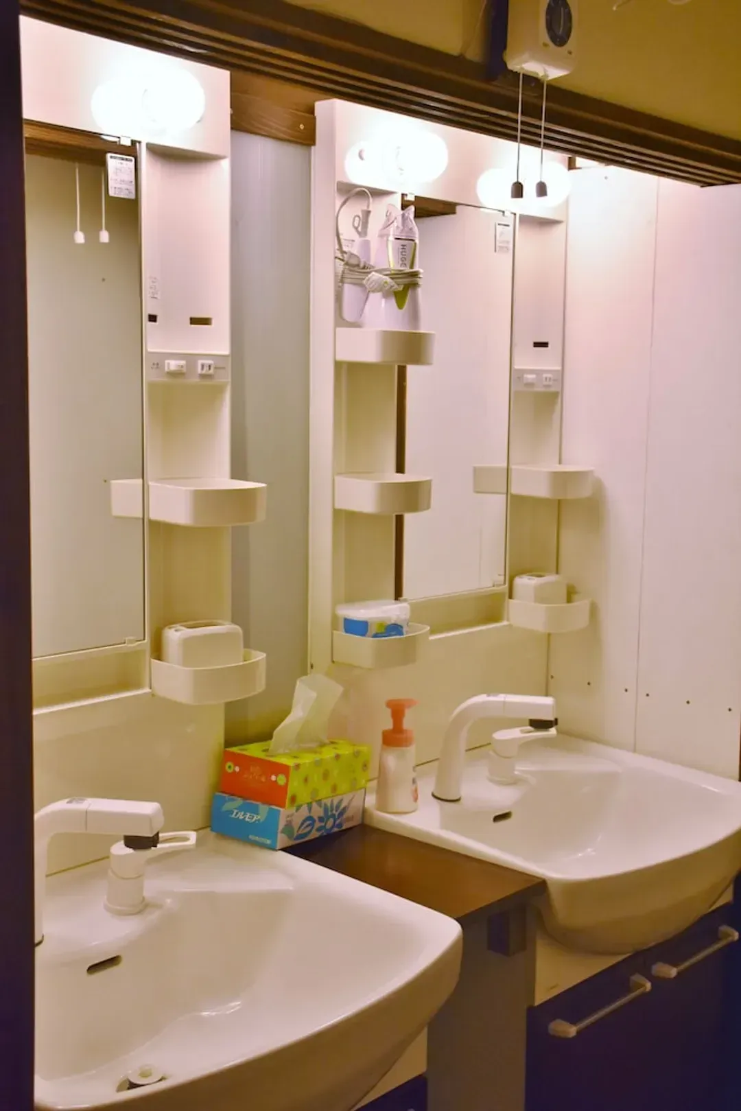 Bathroom sink