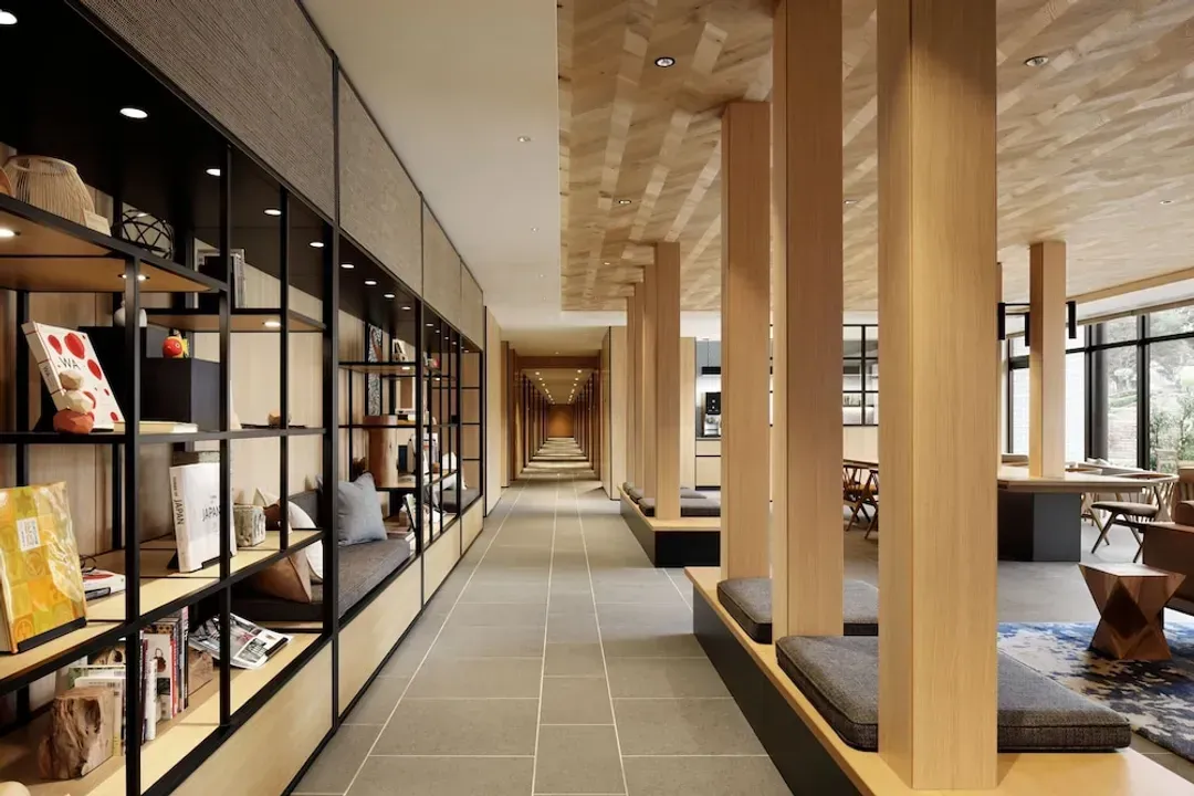Lobby lounge