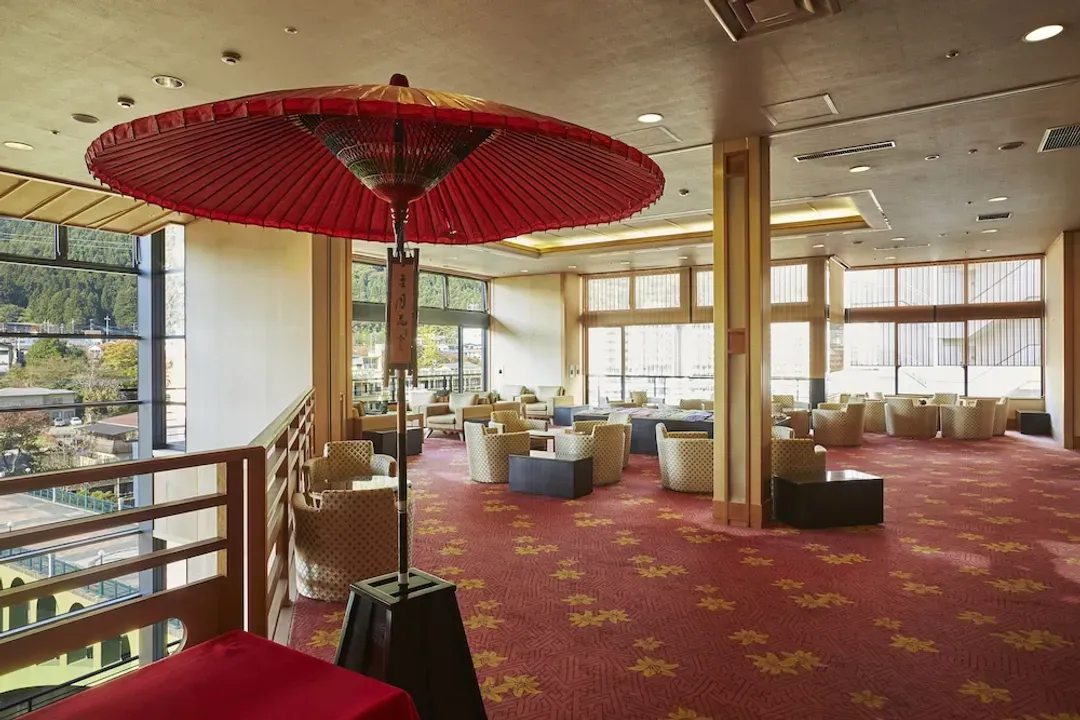 Lobby lounge