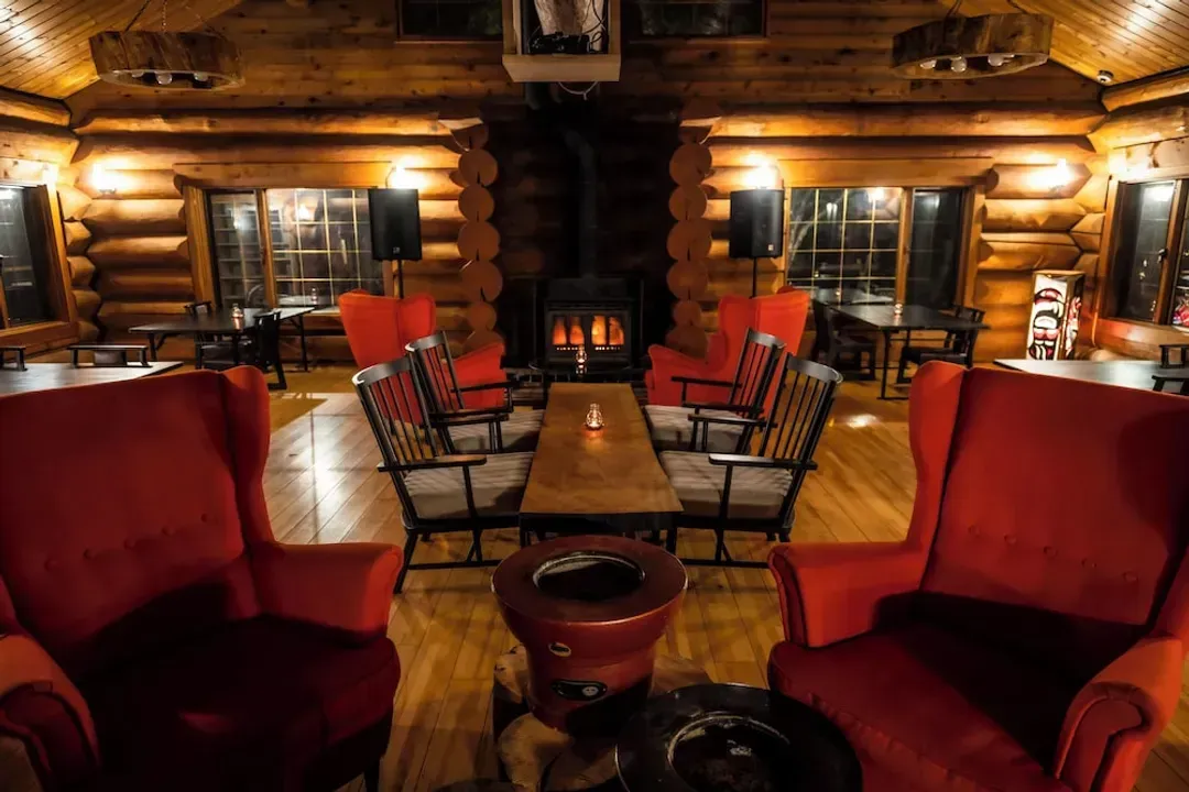 Lobby lounge