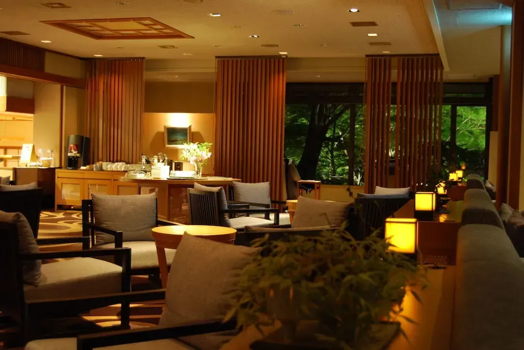 Lobby lounge