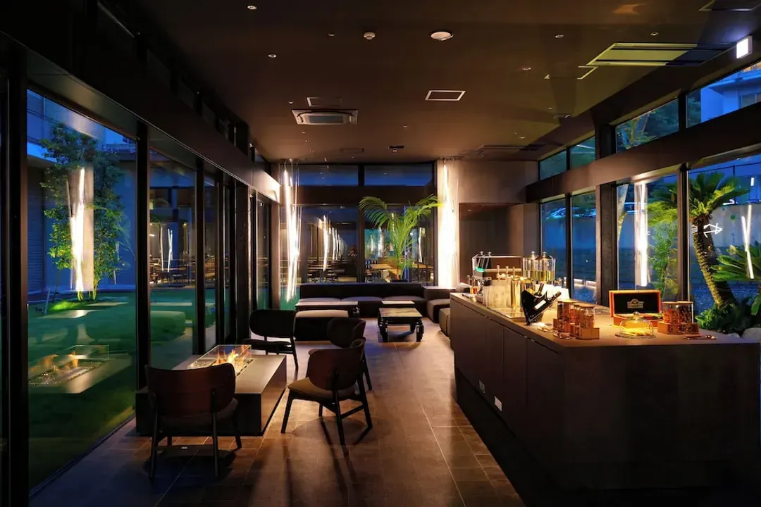 Lobby lounge