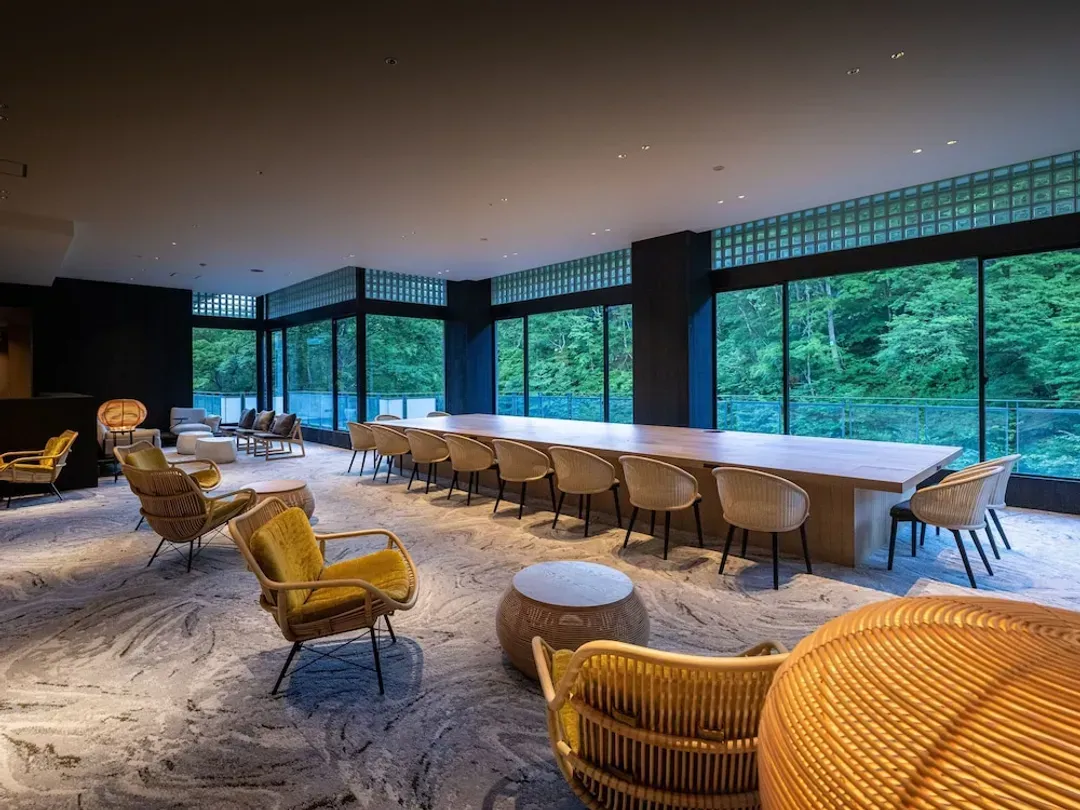 Lobby lounge
