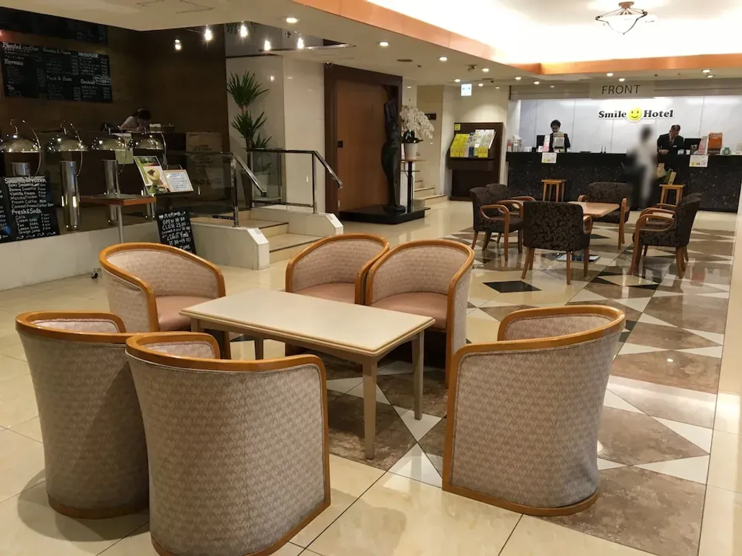 Lobby lounge