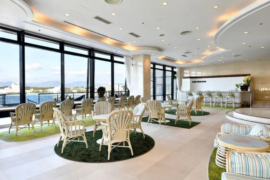 Lobby lounge
