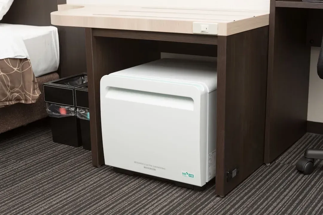Mini-refrigerator