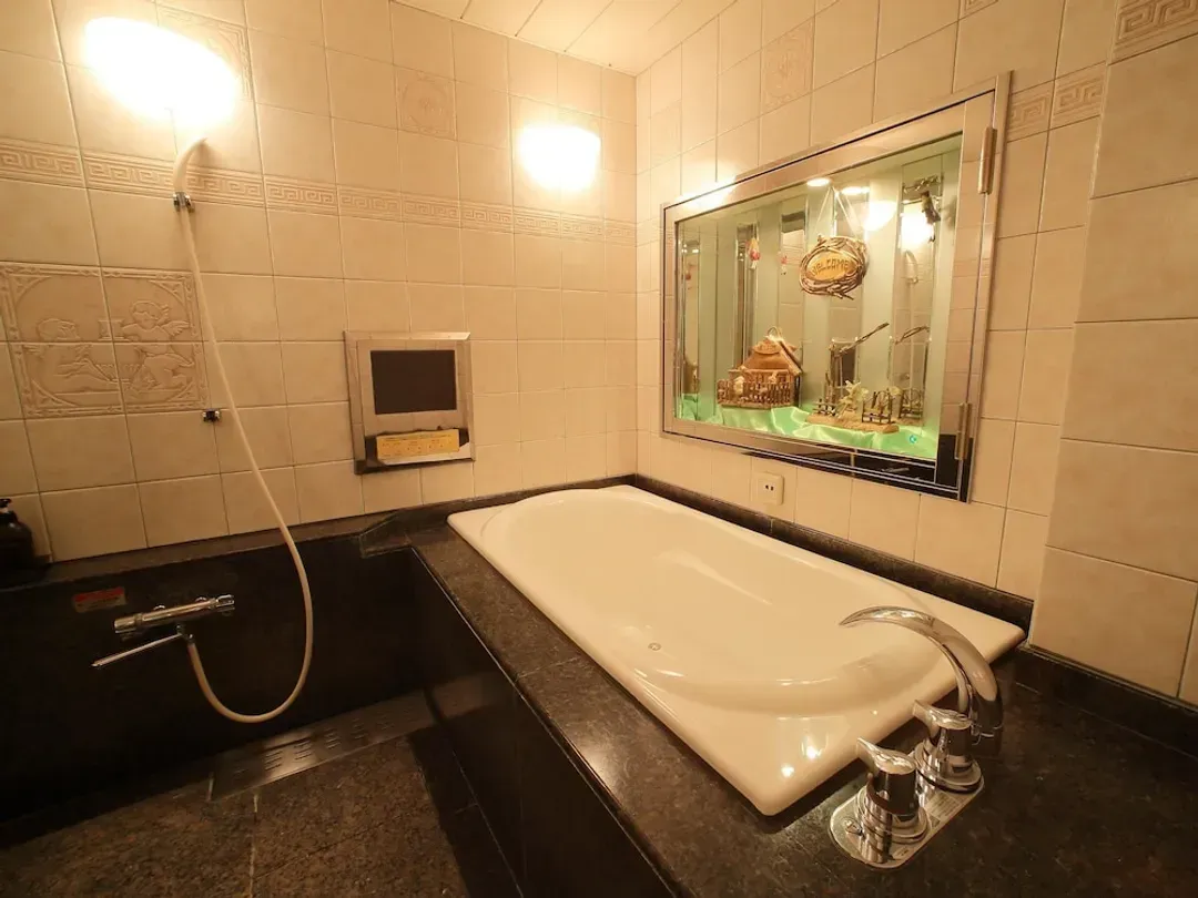 Deep soaking bathtub