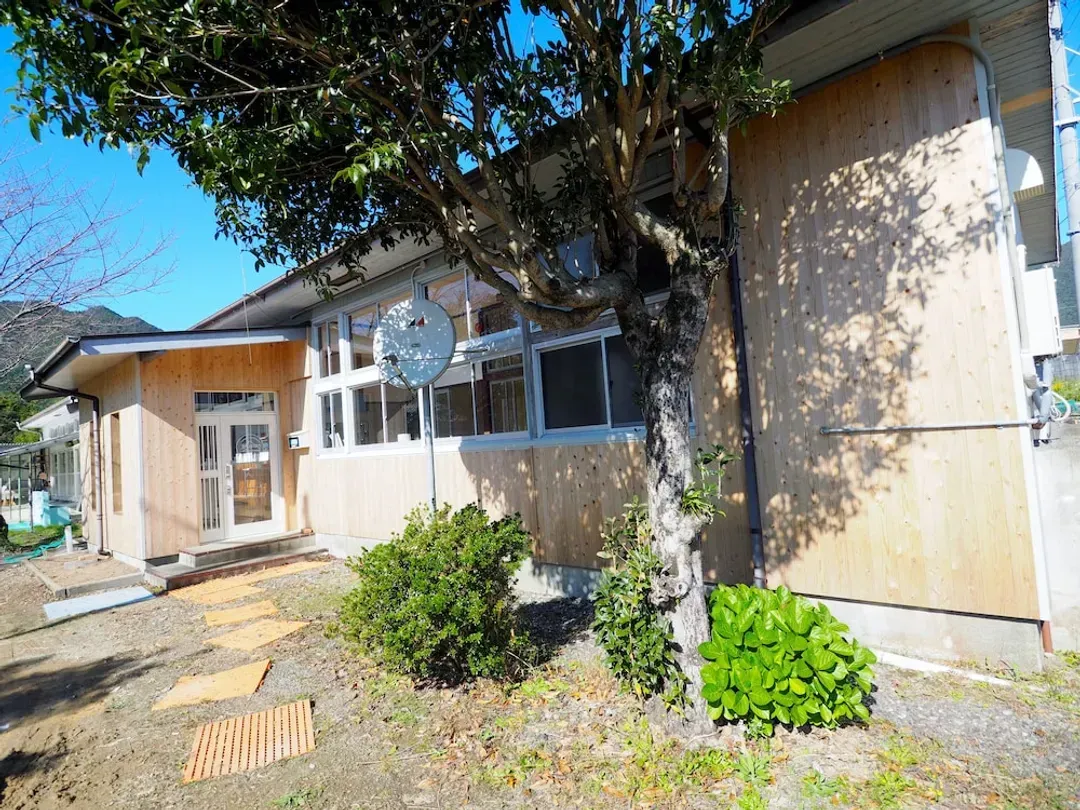 Primary image