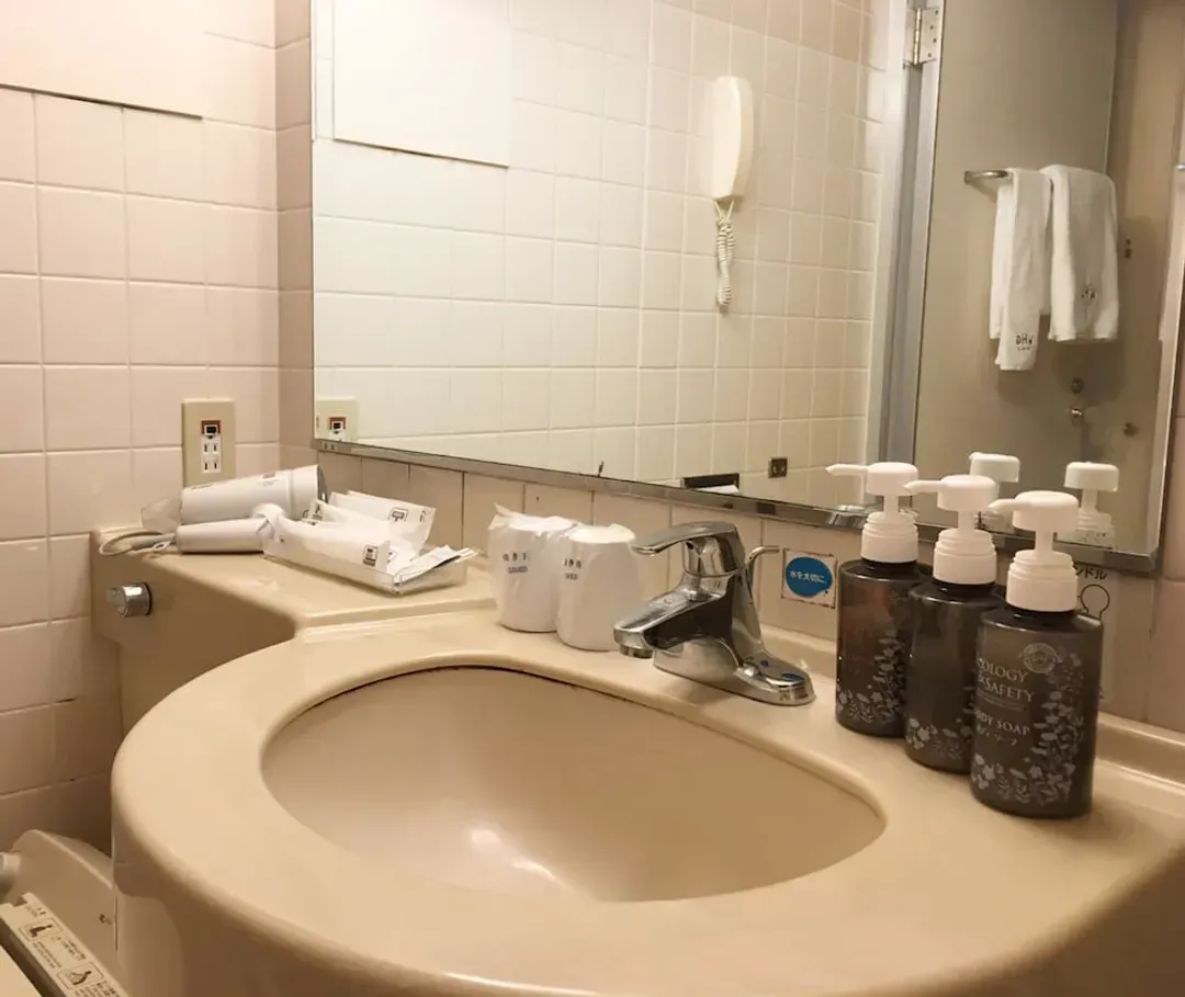Bathroom amenities