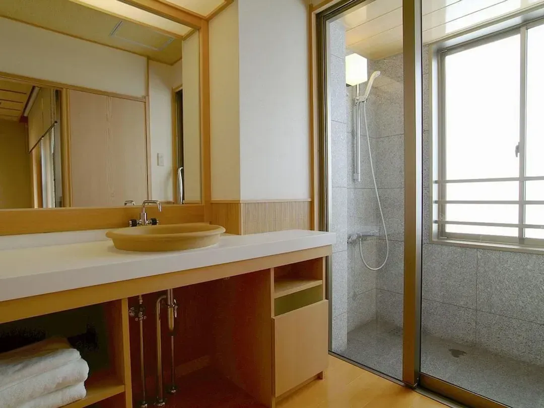Bathroom shower