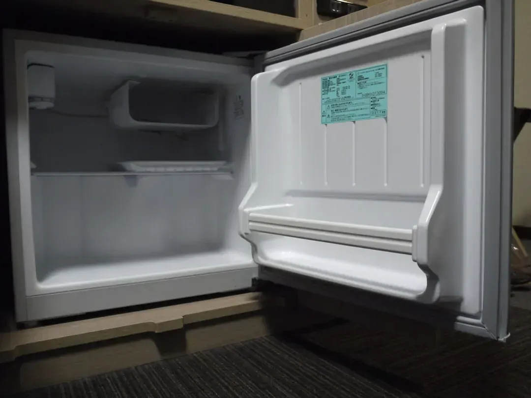 Mini-refrigerator