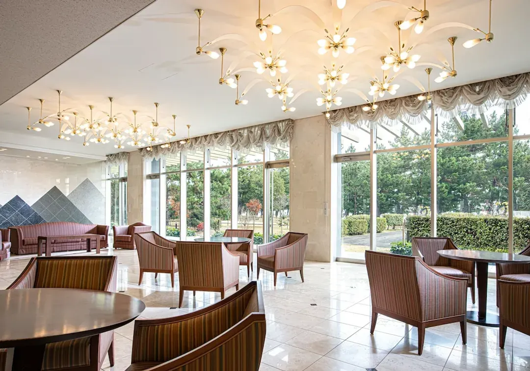 Lobby lounge